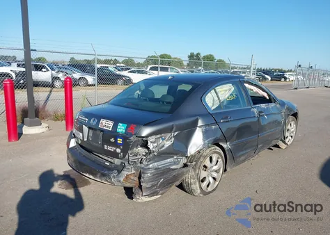 2010 Honda Accord 2.4 Ex-L z USA, uszkodzony, nr VIN 1HGCP2F82AA141179